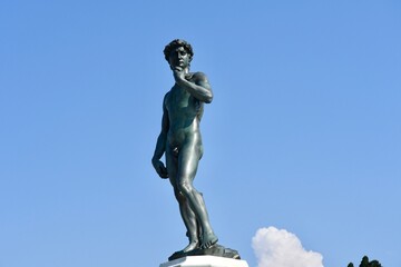 Copia in bronzo del David di Donatello in piazzale Michelangelo . Firenze
