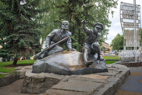 Grandfather Talash and Panas from Yakub Kolas story at Yakub Kolas Square - Minsk, Belarus