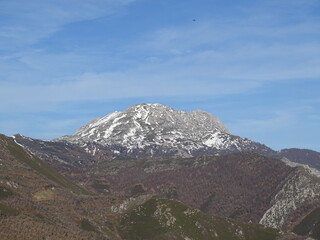 Montaña de la cordillera cantábrica, "El Tiatordos" conocida por los montañeros como "La montaña perfecta"