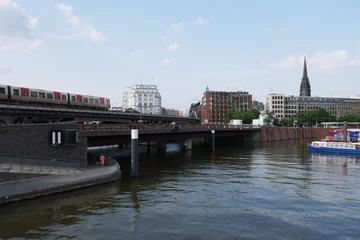 Deurstickers Brücke am Binnenhafen in Hamburg © Falko Göthel