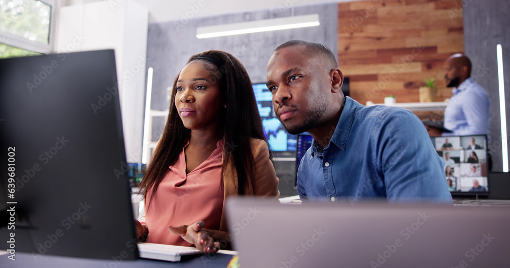 Aufkleber african financial data analysts using dashboard on screens