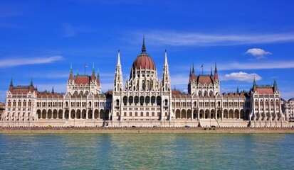 Fototapeta premium hungarian parliament building
