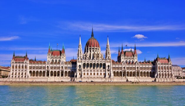 hungarian parliament building