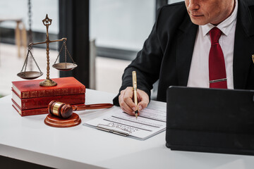 Legal consultant and male lawyer on the rights and liberties of children and young people Analyze the law on the violation of the rights of children and women. matrimonial lawyer consultant