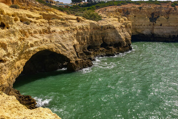 Unterwegs an der Steiküste bei Algar Seco, Algarve