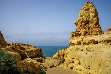 Unterwegs an der Steiküste bei Algar Seco, Algarve