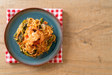 Stir-fried instant noodles sukiyaki with shrimps
