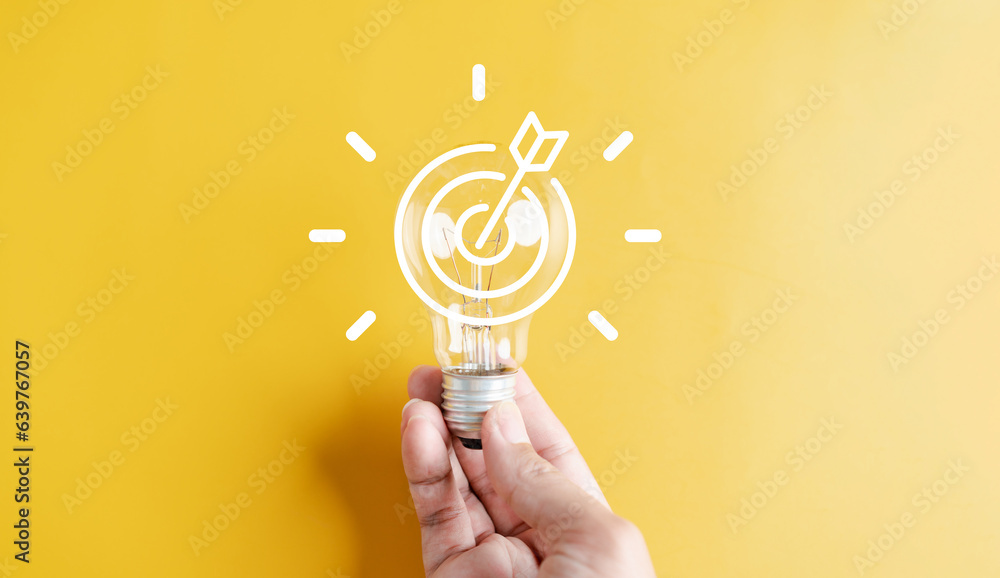 Aufkleber target objective with idea creative light bulb. planning development leadership and customer target 
