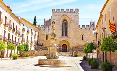 Monasterio de Les Santes Creus en la provincia de Tarragona, Catalunya, España, Europa

