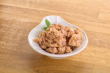 Canned tuna fish with oil