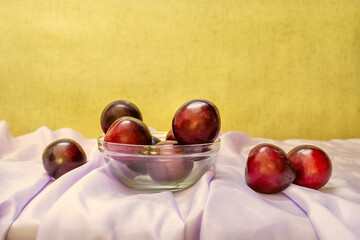There are plums of many varieties