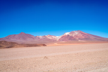 Fototapeta na wymiar Desert landscape of the bolivian altiplano