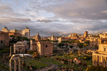 Fototapeta na wymiar Rome skyline from Palantine Hill at dusk