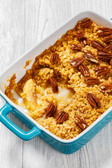 classic apple crisp with oats and pecan nuts