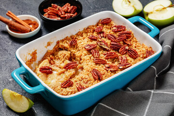 classic apple crisp with oats and pecan nuts