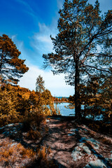 Die atemberaubende Seenlandschaft über Kristiansand in Norwegen