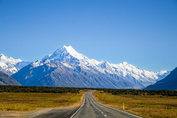 NZ Mt Cook Long windy highway