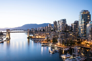 Fototapeta na wymiar Beautiful view of Vancouver bay in Vancouver, Canada