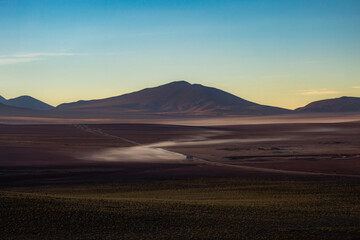 Fototapeta na wymiar O planalto do deserto de Atacama, no norte do Chile, próximo à cordilheira dos Andes e à fronteira com a Argentina