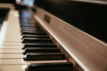 ステージのエレクトリックピアノ