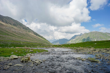 The Tarsar Marsar Lake trek is one of the prettiest treks in our country, provided you time it ... Kashmir Great Lakes is a lot tougher than the Tarsar Marsar trek, india, tourist and hikers