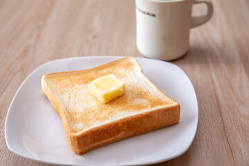 焼き立てトーストと珈琲 bread and butter