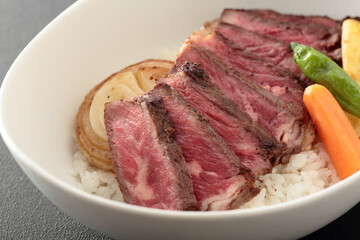 ローストビーフ丼