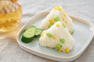 トウモロコシと枝豆のおにぎり