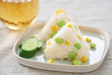 トウモロコシと枝豆のおにぎり