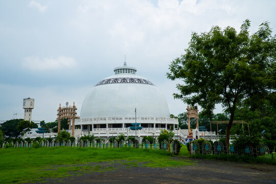 Deekshabhoomi, a Buddhist temple, It is an important Buddhist pilgrim place in India