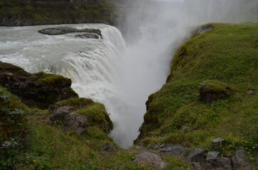 Cascade de Gullfoss en Islande vue de près