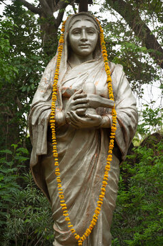 Statue of Devi Ahilyabai Holkar, situated in Ahilya Devi Fort complex on the banks of River Narmada, Maheshwar, Madhya Pradesh, India