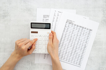 Obraz premium Financial accounting work with calculator. Business planning concept