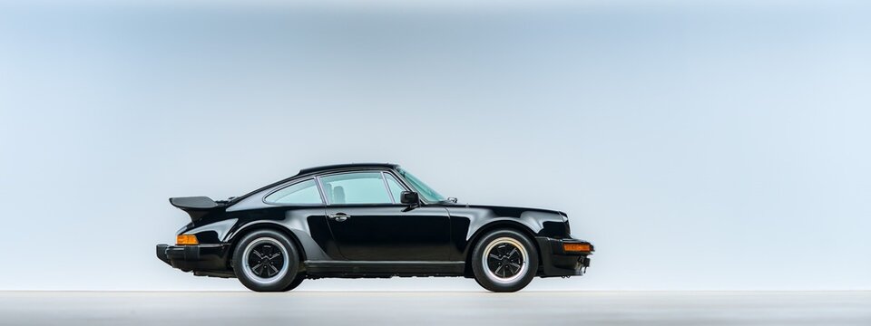 Portland, OR, USA
1/11/2024
Porsche 911 930 Turbo