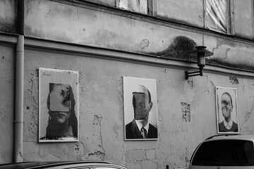 ulica ze sztuką uliczną w Lublinie, obrazy bez twarzy - obrazy, fototapety, plakaty