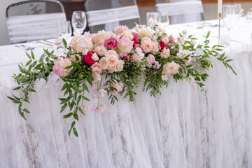 Wedding table with pink flowers