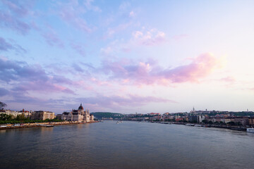 Fototapeta na wymiar Beautiful cityscape. View on the Hungarian Parliament and Danube river