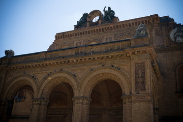 Obraz premium Ruined entrance to the former Anhalter Bahnhof train station