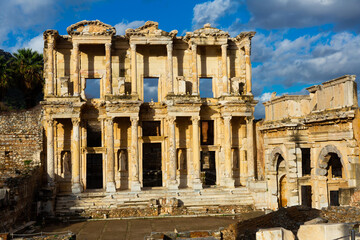 Fototapeta premium View of the decorative facade of the Library of Celsus in ancient Ephesus, Turkey