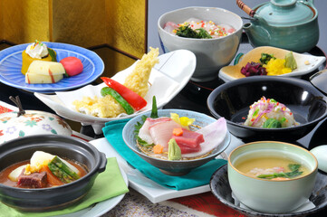 会席　定食　和食　ランチ　盛付