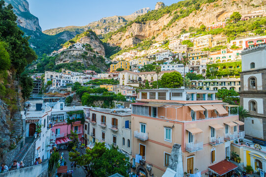 The Amalfi Coast is a breathtaking stretch of coastline in southern Italy, known for its vertiginous cliffs adorned with colorful villages, turquoise waters, and lush terraced gardens. Its beauty capt