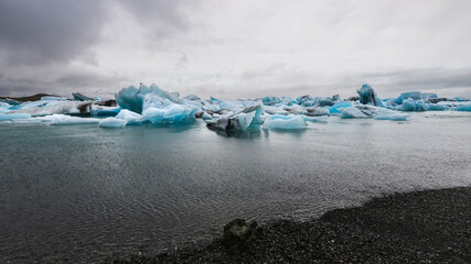 Jökulsarlon lagoon in southern iceland in summer - floating drift ice from the vatnajökull glacier in the water - stunning landscape © Sonja Birkelbach