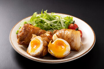 肉巻き半熟卵