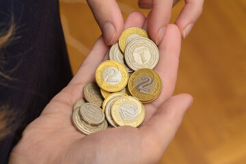 Płacić polskimi pieniędzmi w sklepie,  polskie monety pln
