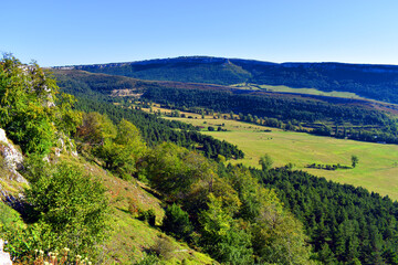 Fototapeta na wymiar Landscape of the Natural Park of Valderejo in Álava.