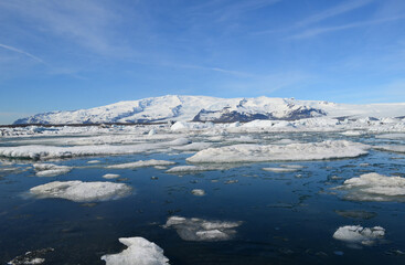 Fototapeta na wymiar Melting Icebergs and Lagoon in Jokulsarlon Iceland