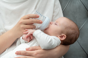 Baby's first bottle meal, Concept of modern-day motherhood