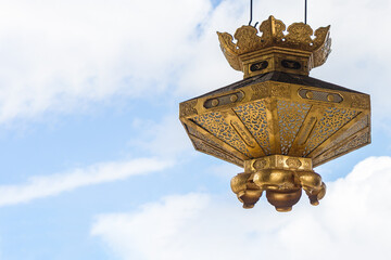 西本願寺 金色　吊り灯篭