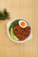麻辣魯肉飯