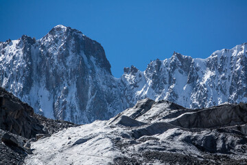 Fototapeta na wymiar Big snow glacier in kyrgyzstan